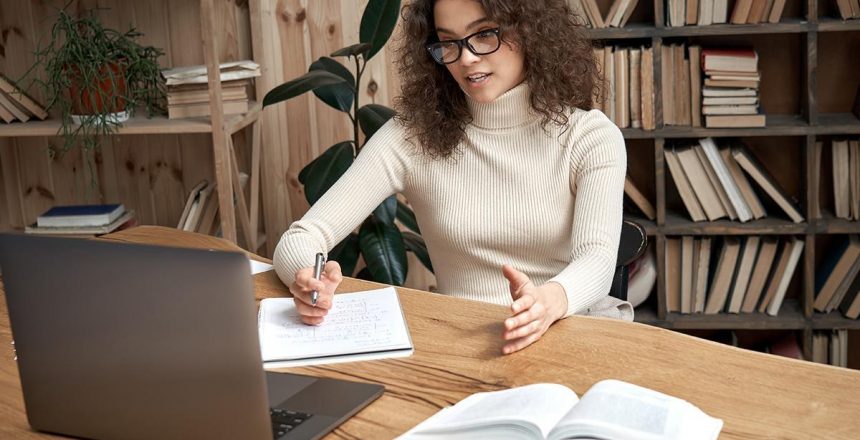 how-to-balance-online-classes-and-work