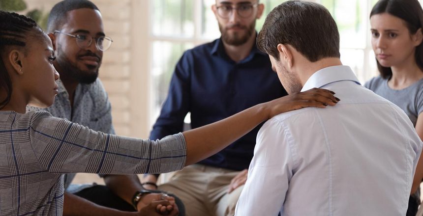 how-to-help-a-co-worker-through-a-personal-crisis-2